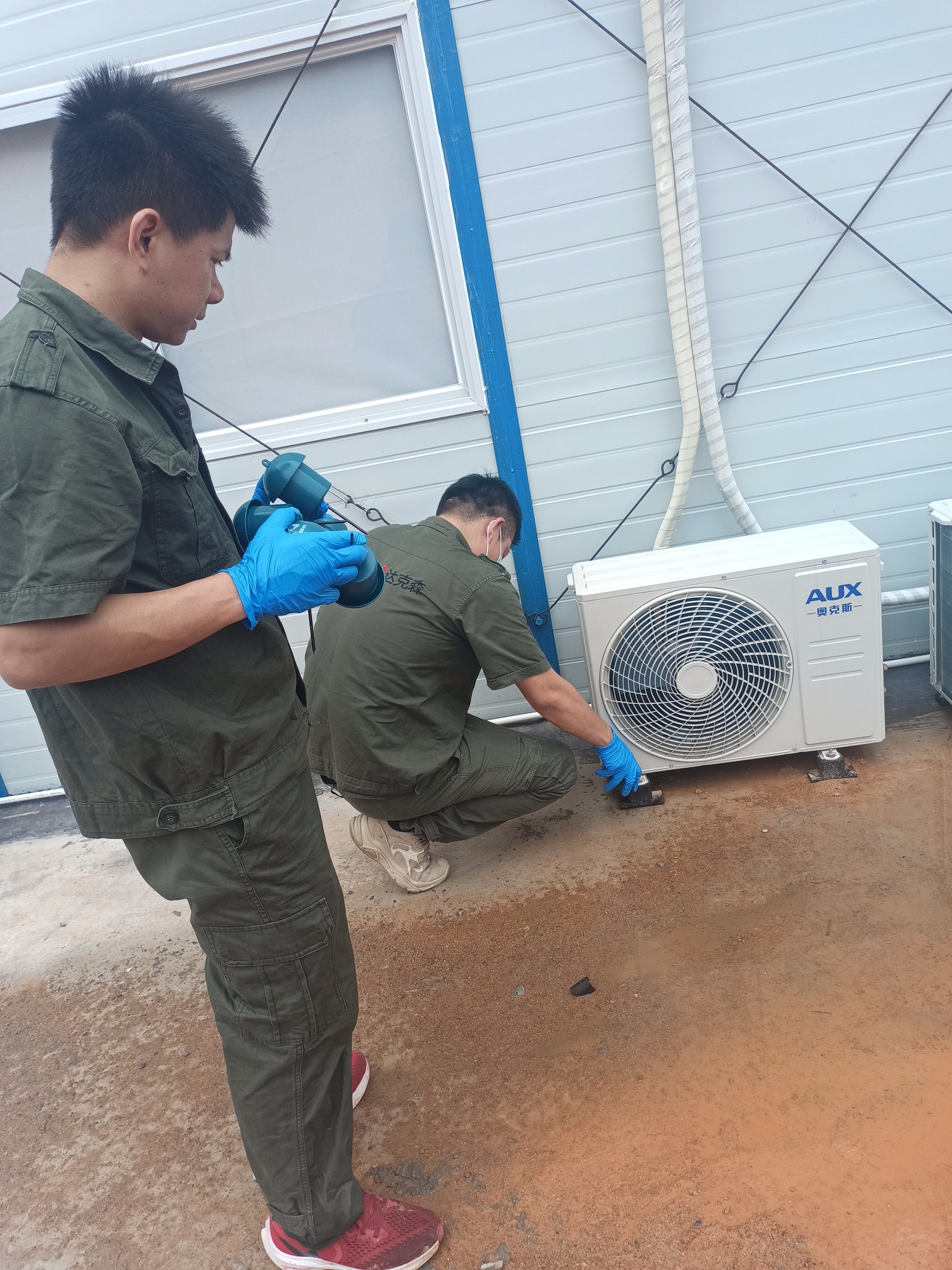 梅州市.兴宁市时代集团粤东分公司采沙厂消杀施工现场无码-fbd725ccb1e5e5bf009fe5f68677ac8