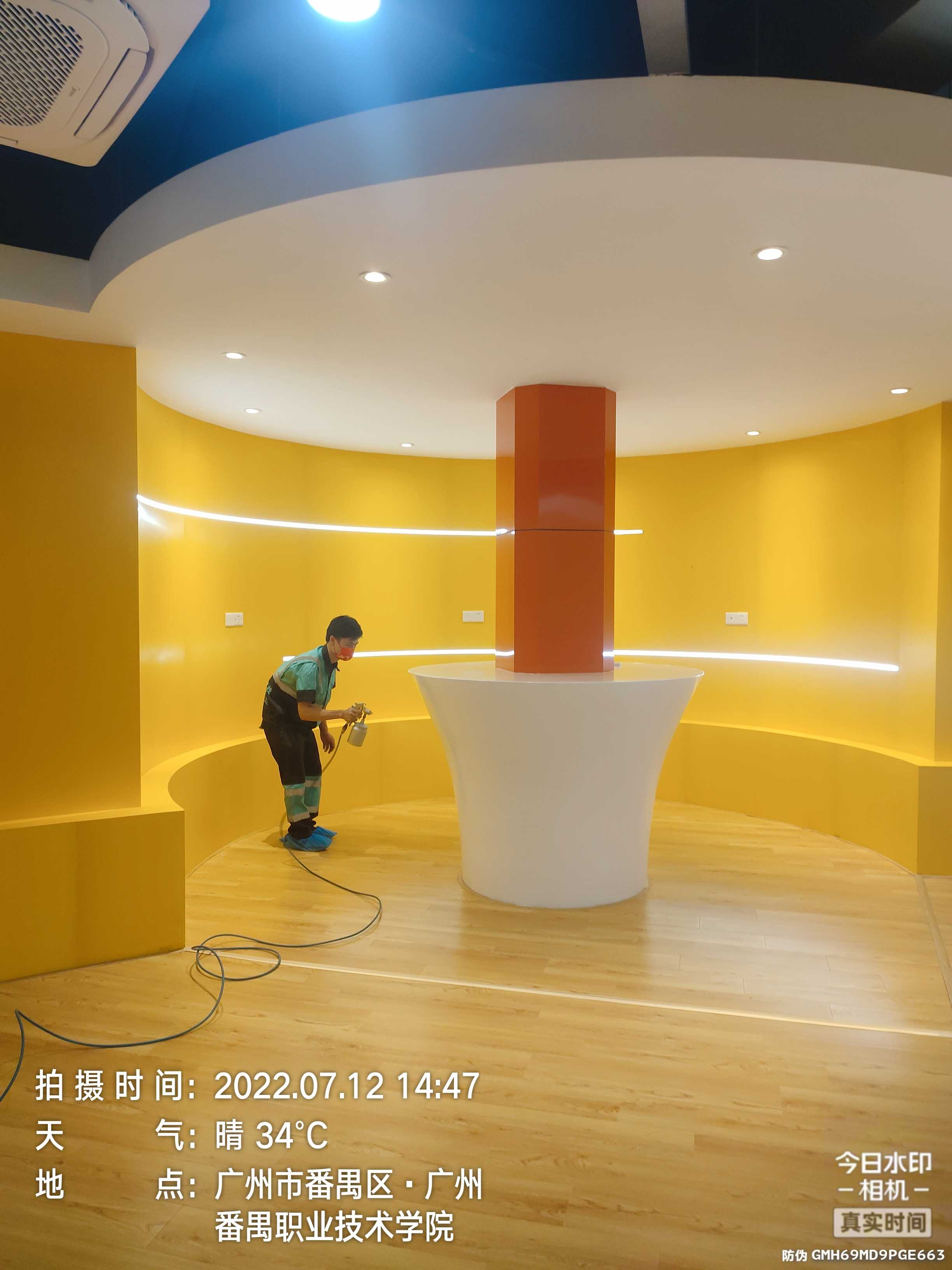 广州番禺职业技术学院施工现场有码-4763f4b9299dd340f59038cfc70d8ea