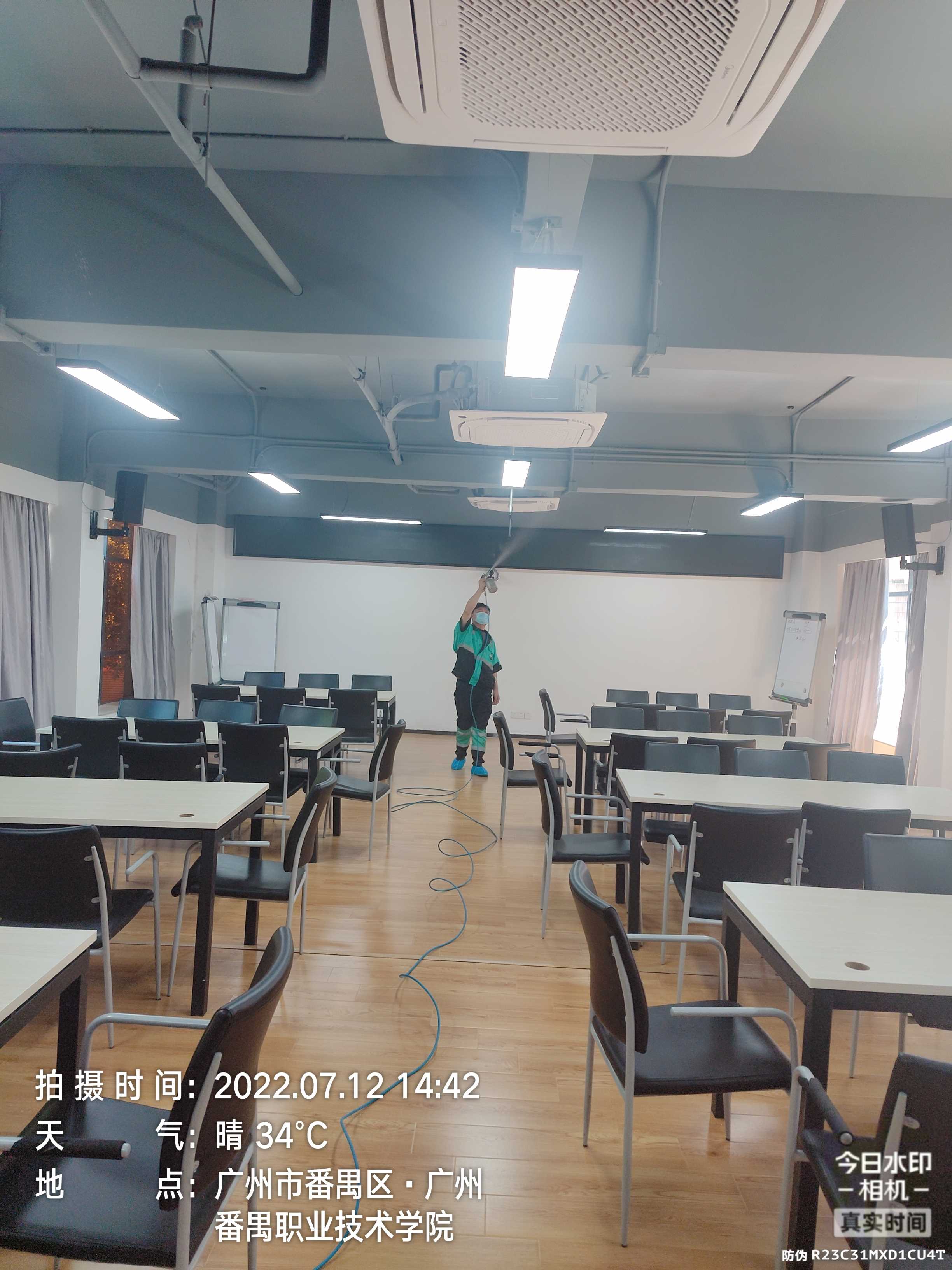 广州番禺职业技术学院施工现场有码-d42dbf822582c27654f44c71546d445