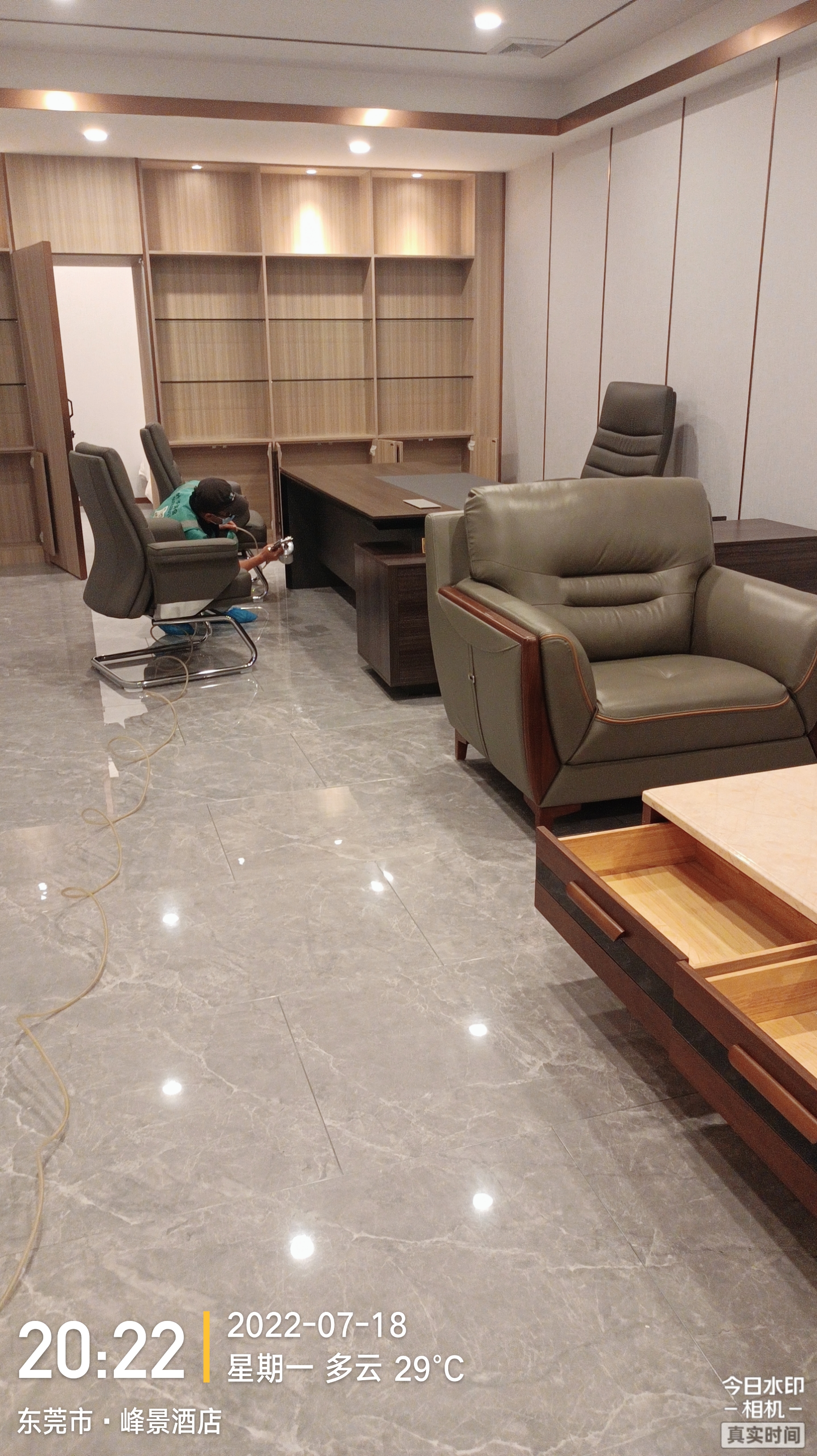 东莞市峰景酒店施工现场有码-f0402c4f93ce013cd1cb193f10e76a5