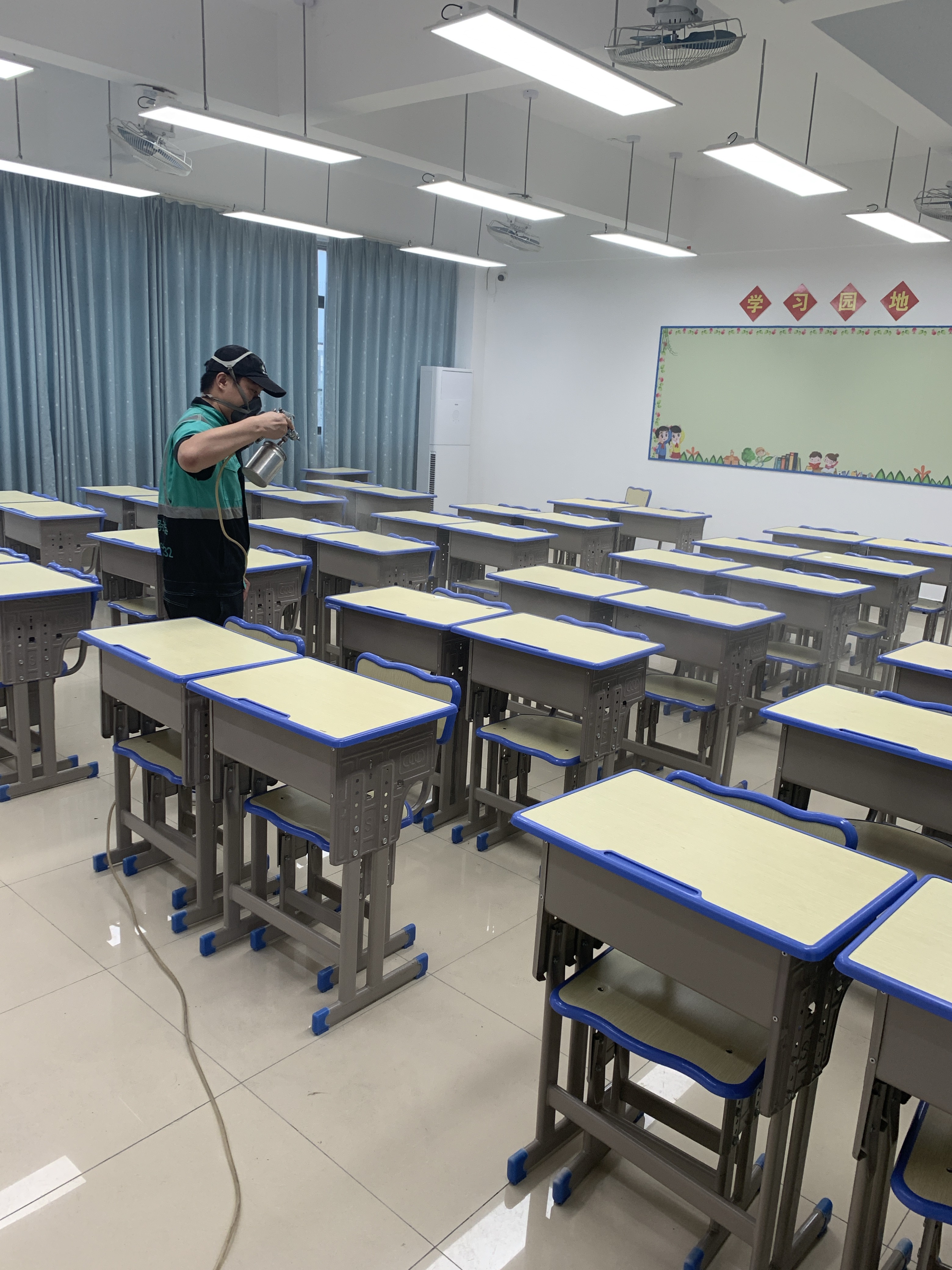 广宁县第七小学施工现场无码-8ebf96871a3391f09cbd5a89f9582e0