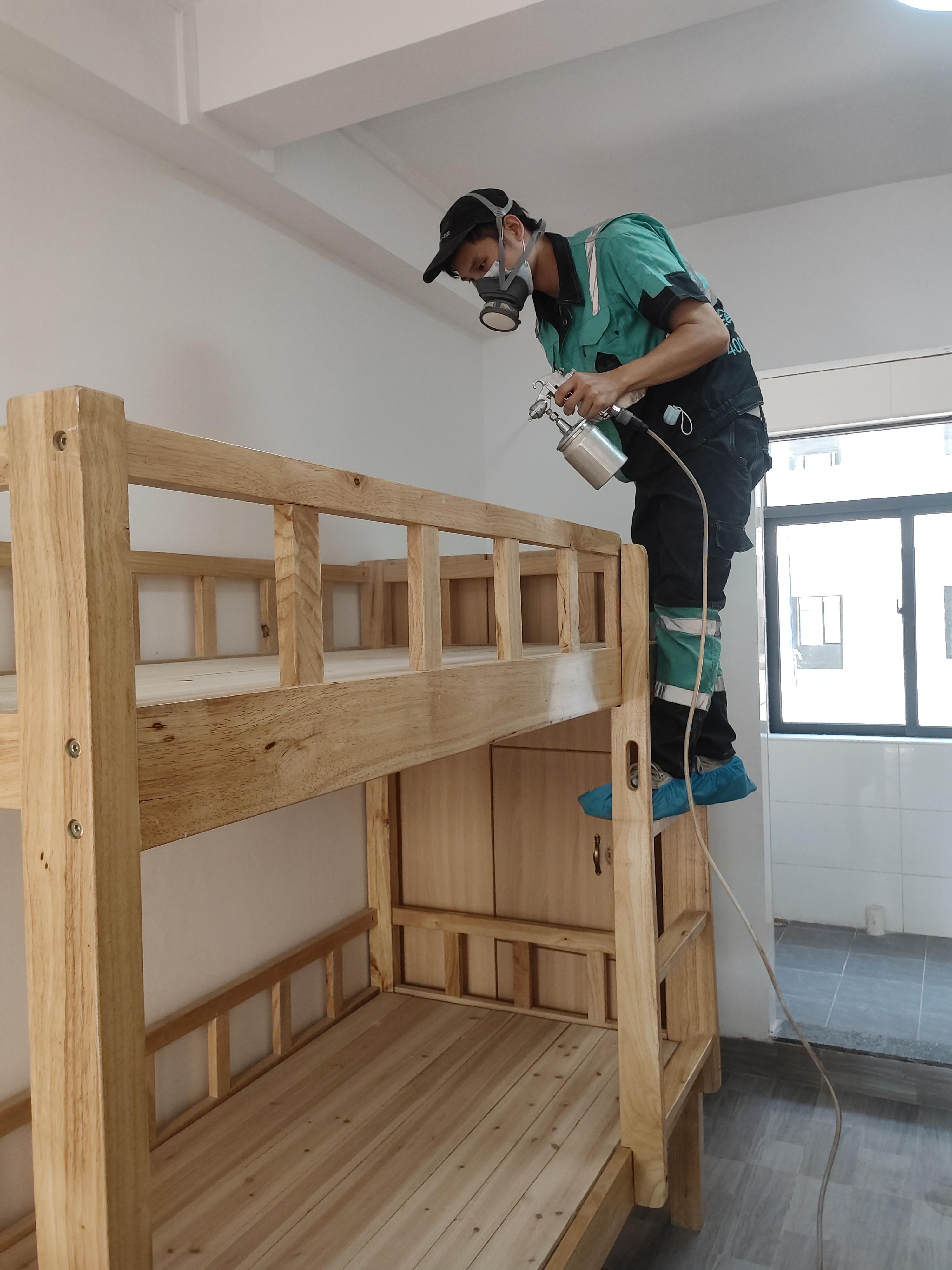 广艺高中宿舍和教室治理现场无码-40e1133edf3d22950e1a50c67a88b1e