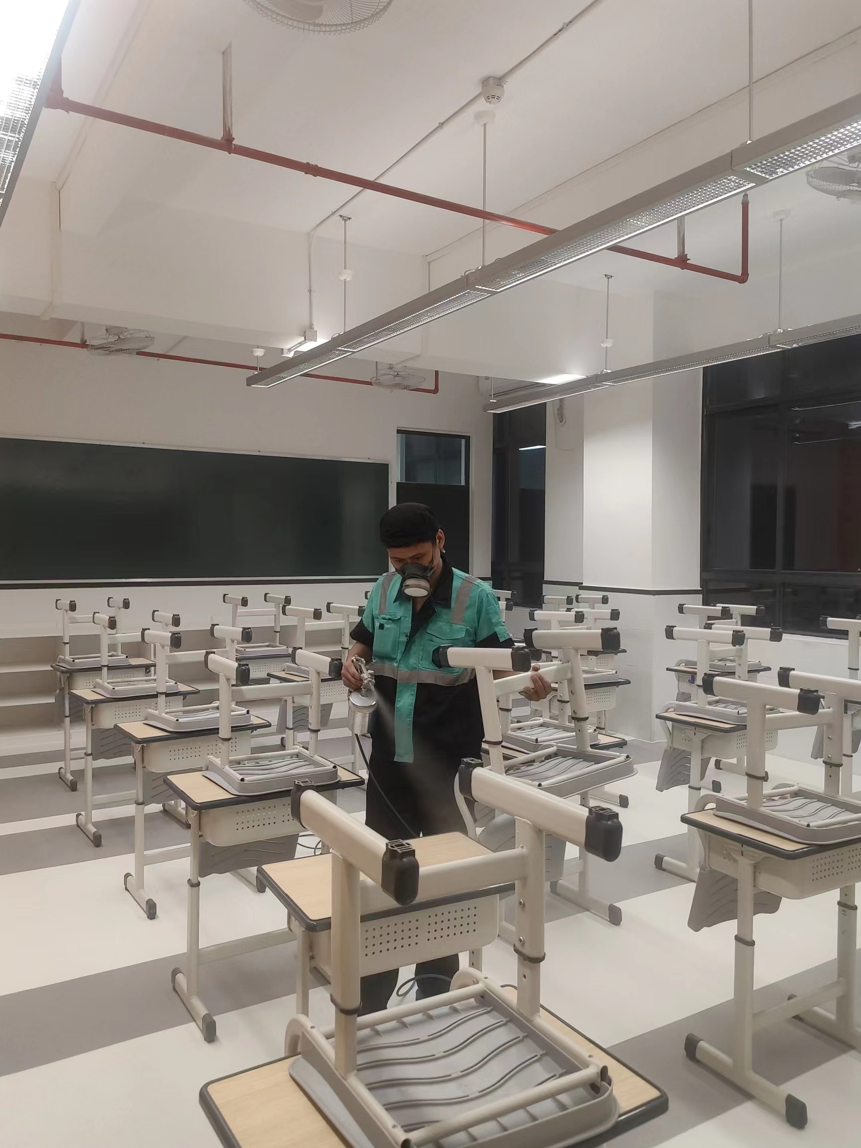 广艺高中宿舍和教室治理现场无码-4c5e263d168c165ef6746bb8f02e312