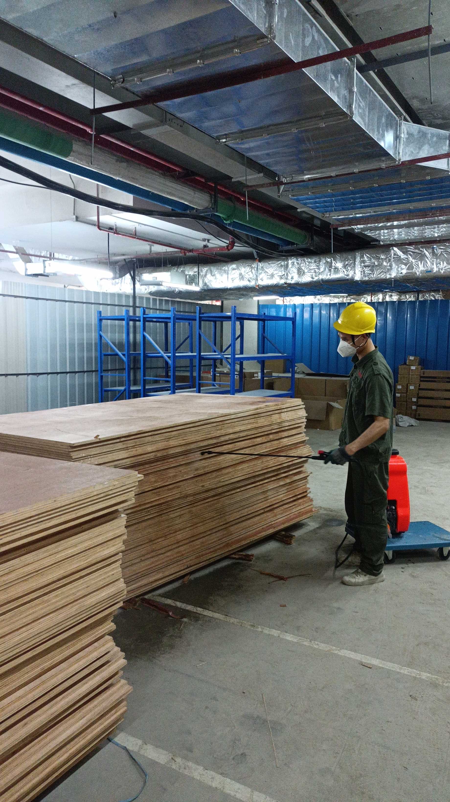 恒裕深圳湾白蚁防治现场无码-539ec254f4c17b19aacc90e38186c91