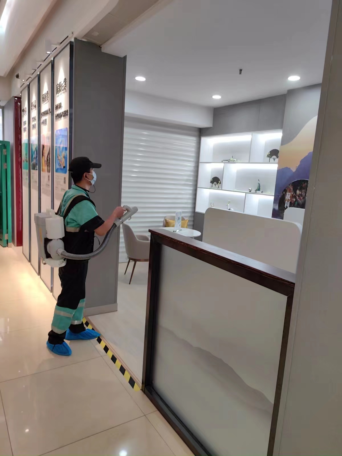 农业银行大石支行消毒现场-8d3bb5e120baa01349a2b4fdcd35e1f
