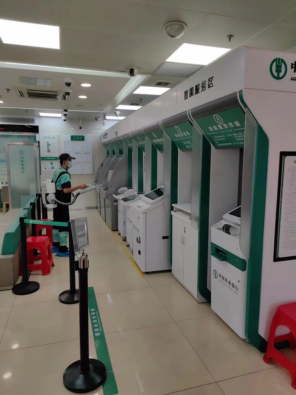 农业银行大石支行消毒现场-f54f9504be9a33272c4aa4de9848859