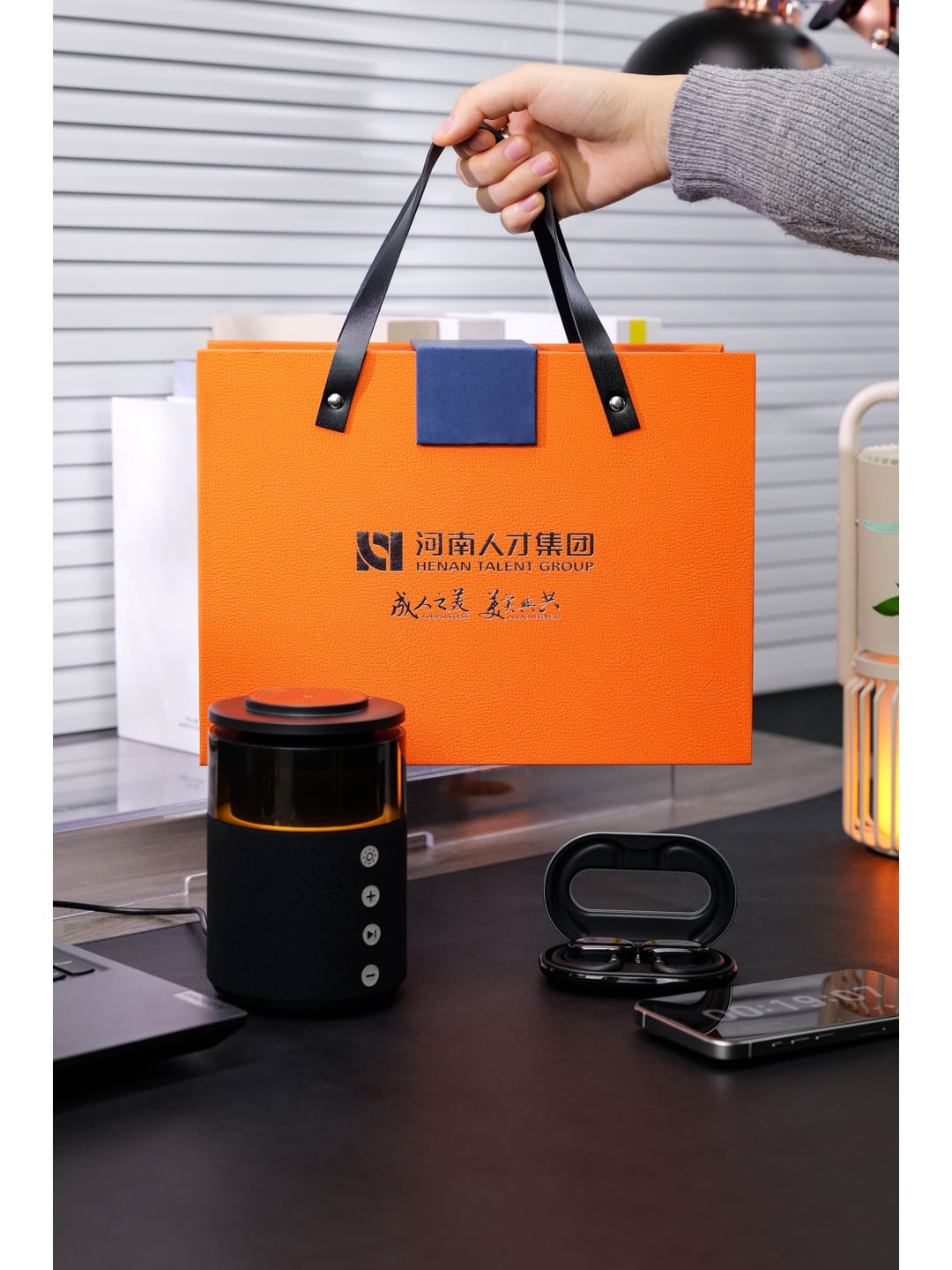 HT554 多功能无线充音响+JM23 智能AI蓝牙翻译耳机产品图 8