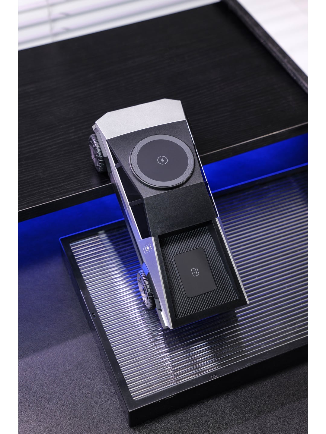 T3汽车造型QI2.0无线充电器+咪鼠M4 AI智能鼠标商务科技礼盒产品图 6