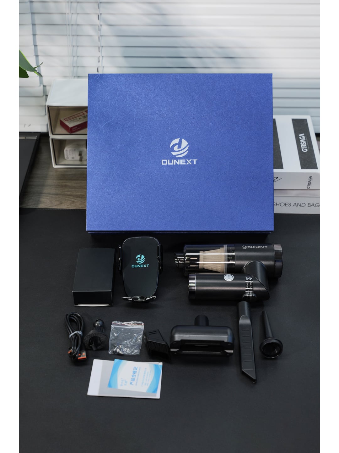 Q108可折叠车载吸尘器+C6自动夹臂无线充车载手机支架汽车礼盒产品图 6
