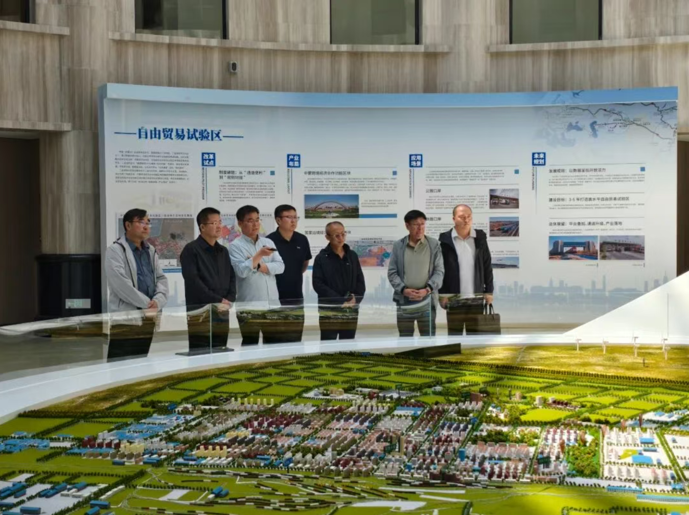 对接联合实验室建设 服务自贸区发展大局——内蒙古科学技术研究院赴二连浩特市调研