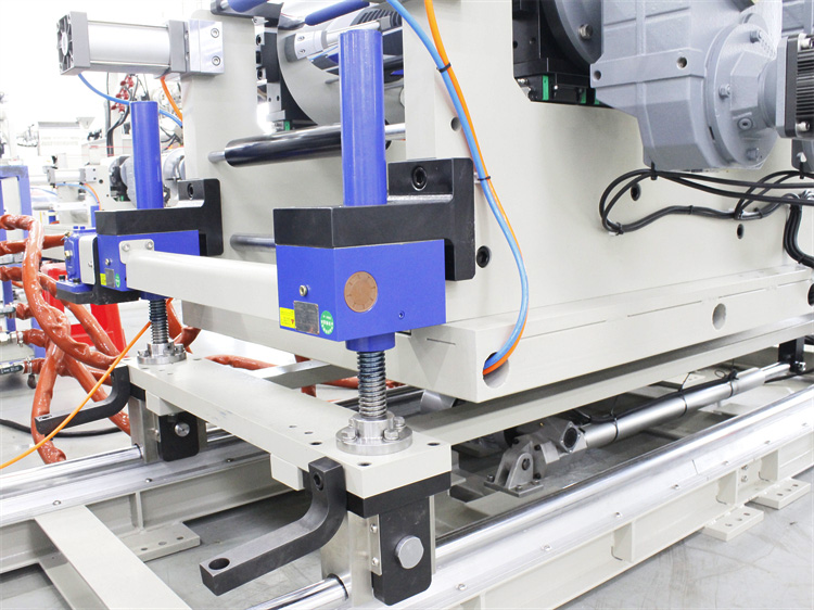 PP三层共挤流延膜机