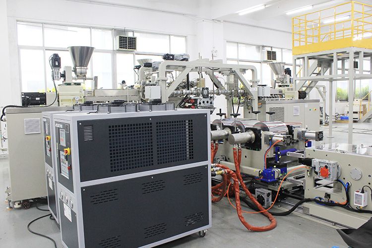 3台双螺杆共挤PET聚酯薄膜试验机