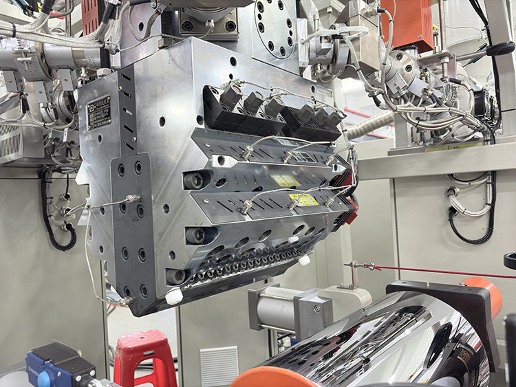 PP/EVA/POE五层共挤流延膜试验机