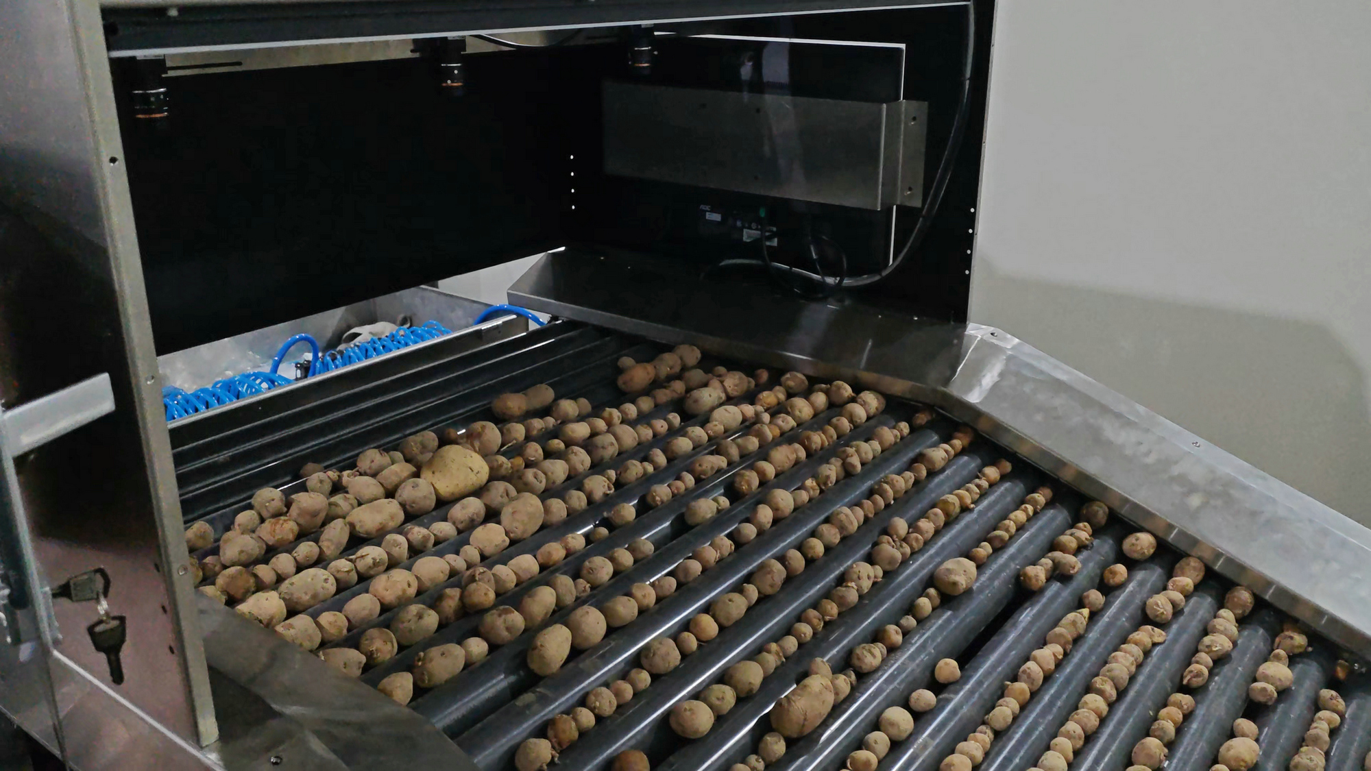 更改后-高通量滚杠式智能著选机.