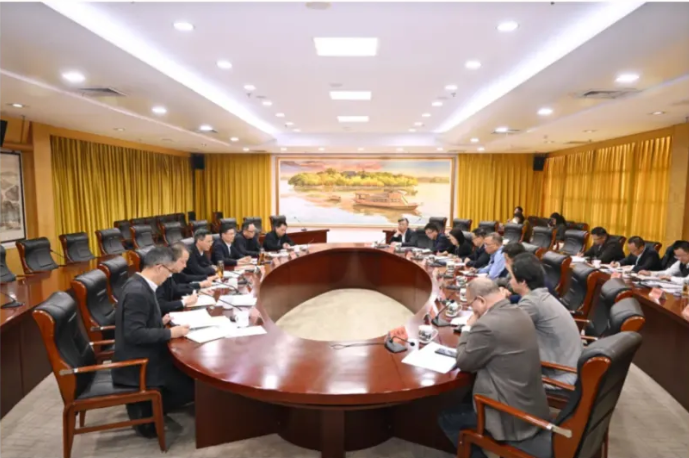 陈伟书记与企业家代表面对面座谈丨恒敬生物董事长范豪博士为“十五五”发展建言献策