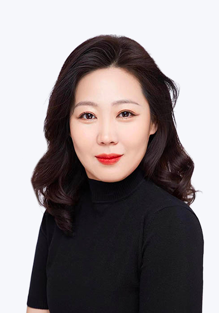 衡中系名校长，高考突出贡献者，巾帼建功标兵、优秀学科带头人，原衡水第一中学艺体中心主任;培养大批艺术特长生考入清华美院（如卢*博、李*等）、央美、北舞等顶尖院校;多人考入中戏、川大、厦大等顶尖艺术名校。