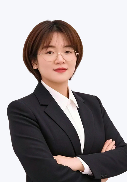 河北省骨干教师·市学科名师·市功勋教师，教学与教研双重权威，深耕衡水重点高中管理体系多年；曾任学科组长、年级主任、教务校长，具备从教学一线到教学管理的全链条经验；擅长精准识别学生潜力，将中游学生送入985、211名校，多篇教学论文在省级期刊发表，教研成果反哺教学实践。