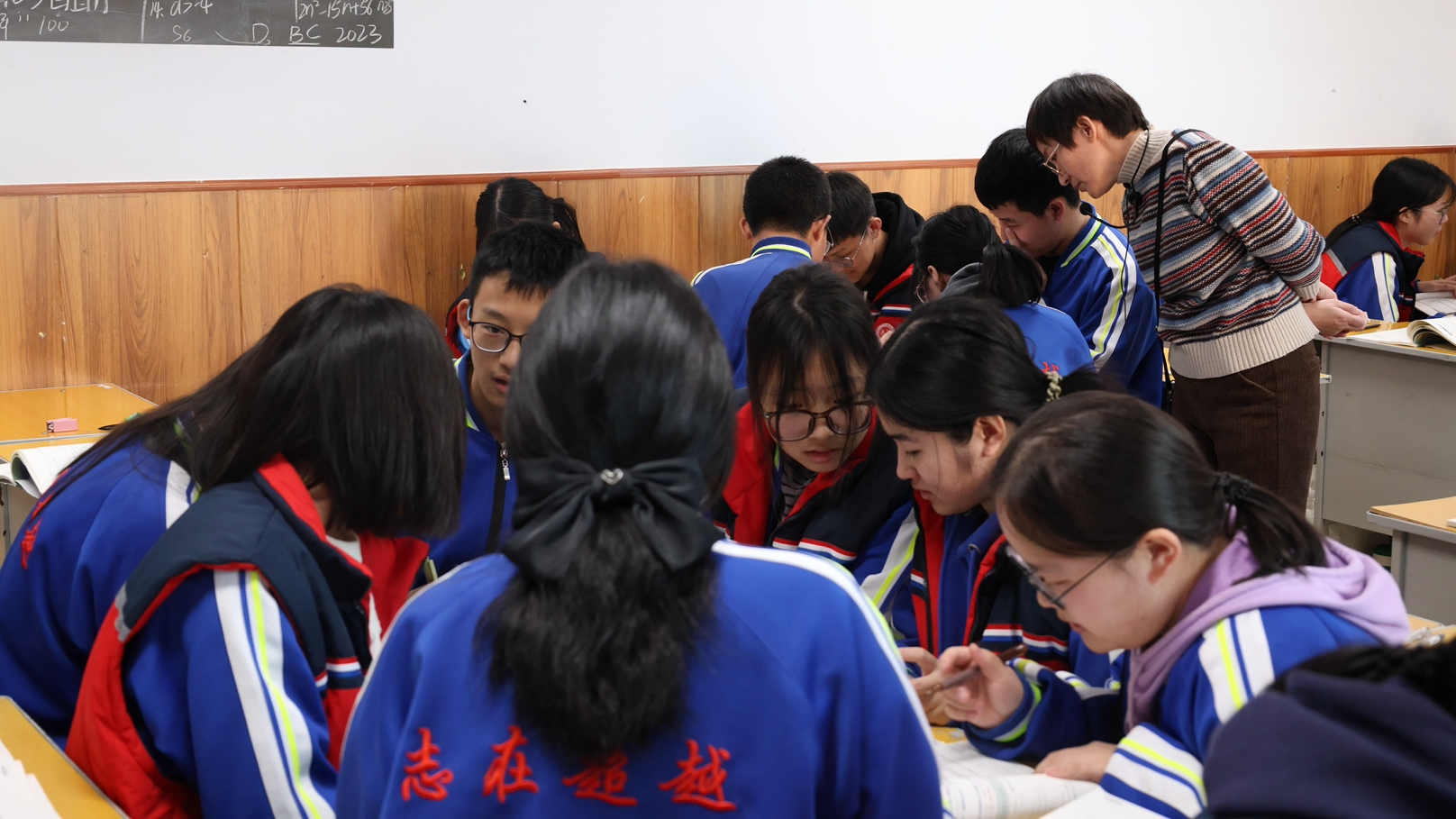 在交流中碰撞思维，在探讨中收获进步