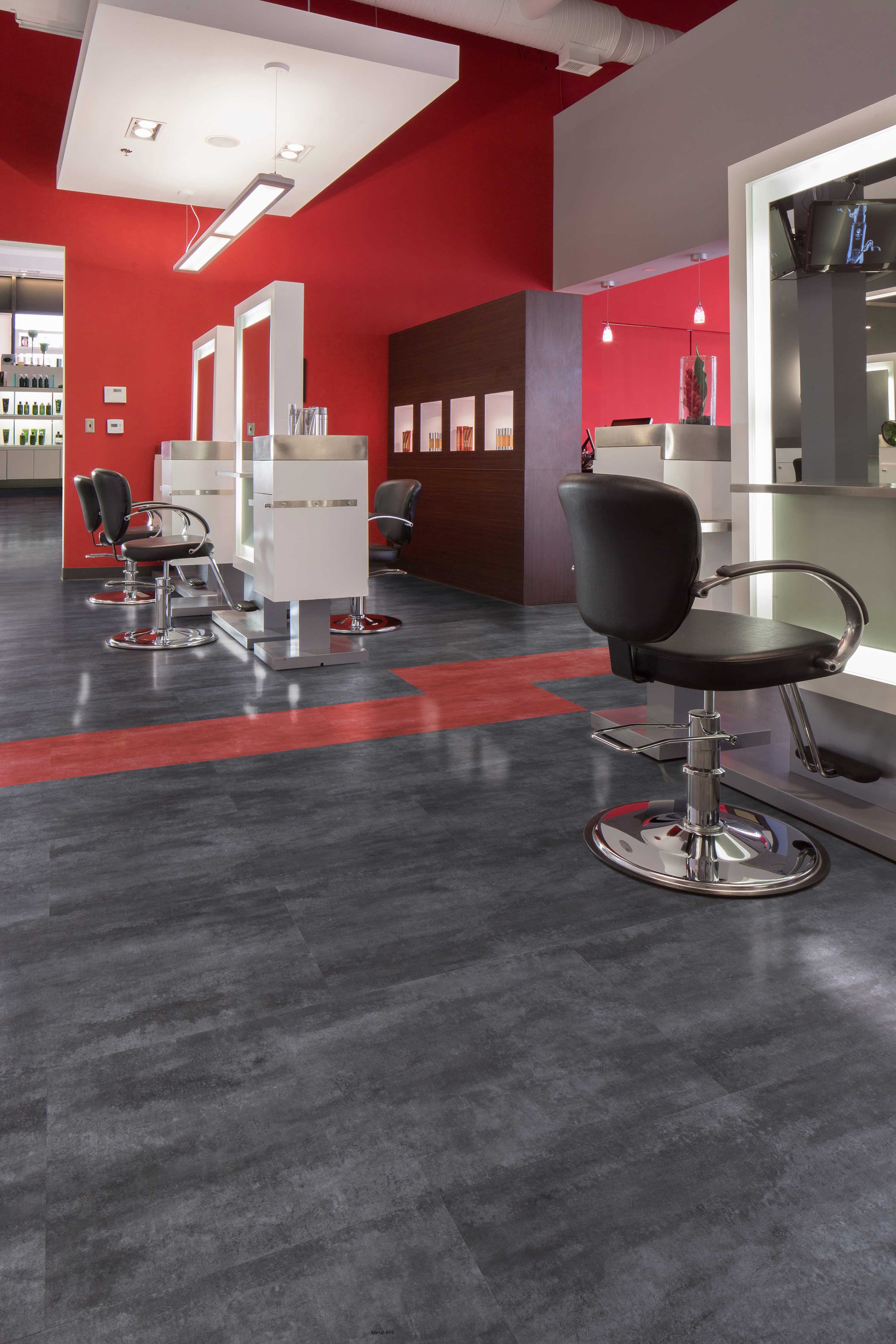 Metal_959_353_Salon